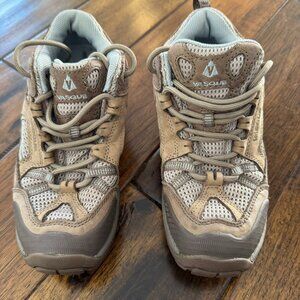 Vasque Women’s Hiking Shoes with Vibram Soles - Size 6